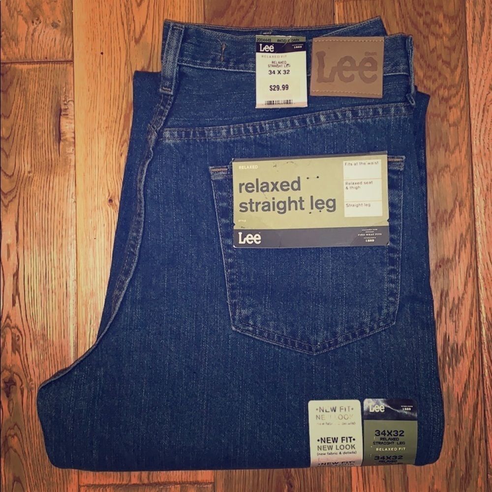 Lee relaxed straight leg antique dark jeans. 34x32
